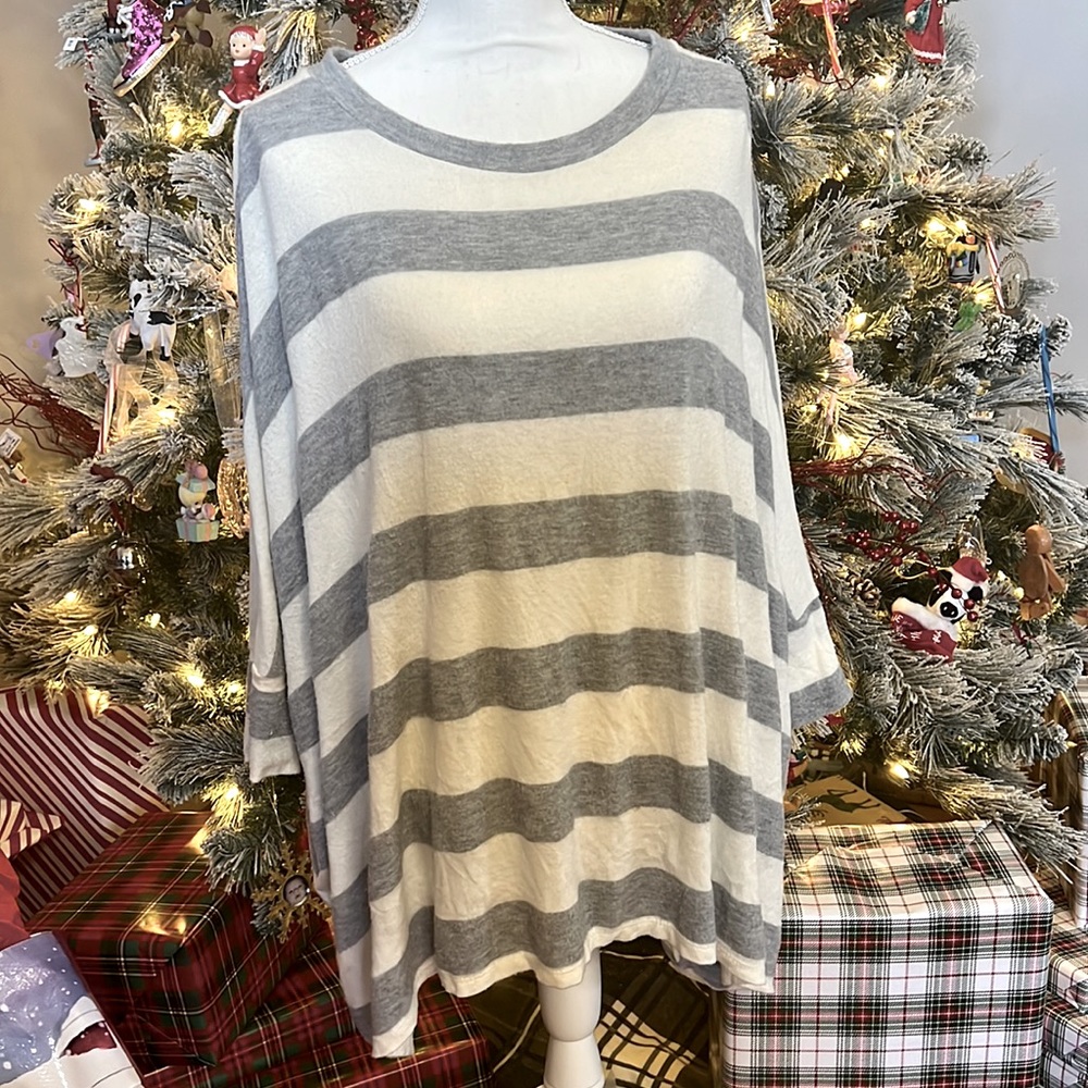 Story Oversized Sweater.